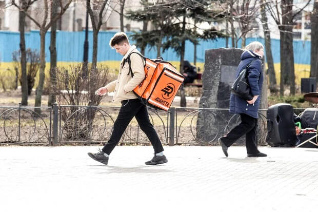 Киевлянка: теперь у донецких и паспорта российские, и «Спутник», и даже деньги родне в Киев шлют