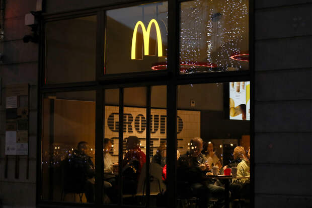 Сотрудник «Макдоналдса» элегантно проучил многодетную мать