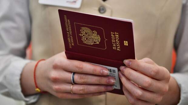 Выезд детей из России за границу возможен теперь только по загранпаспорту
