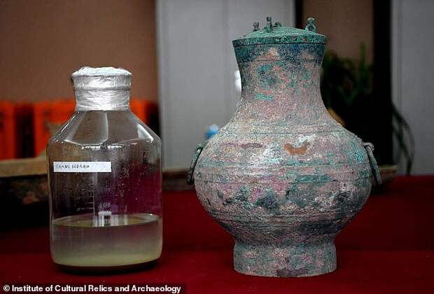 Найден эликсир бессмертия: в древней китайской могиле обнаружили бронзовый сосуд с таинственной жидкостью