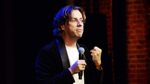 Танцы и большое застолье: Максим Галкин отметил 45-летие в компании друзей