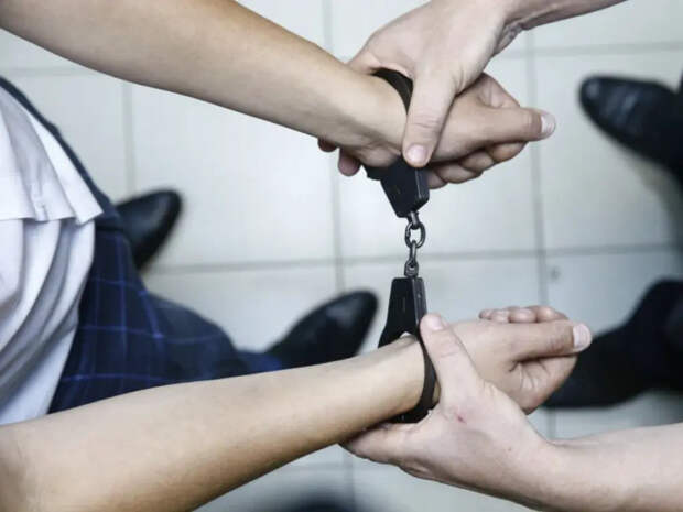 Деньги для криптовалюты ушли на азартные игры: курьер-мошенник из Новосибирска задержан краснодарской полицией