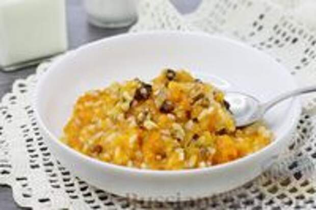 Фото к рецепту: Тыквенная каша с рисом и орехами