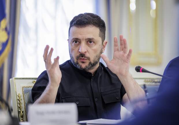 В МИД сыронизировали о готовности Зеленского надеть юбку ради Трампа