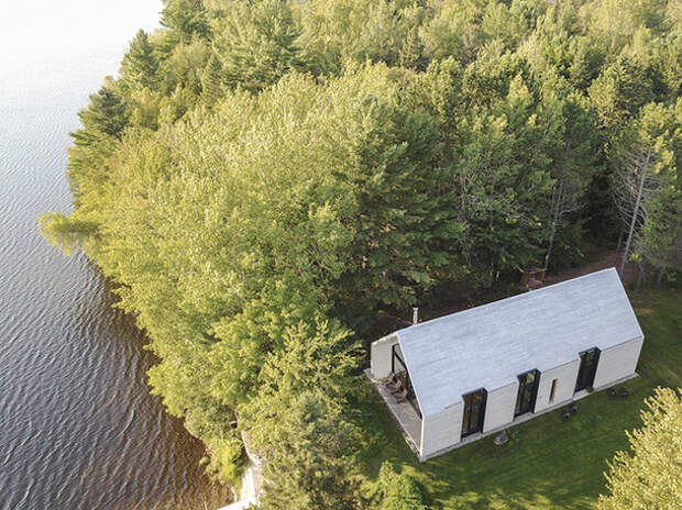 Домик на озере в Канаде