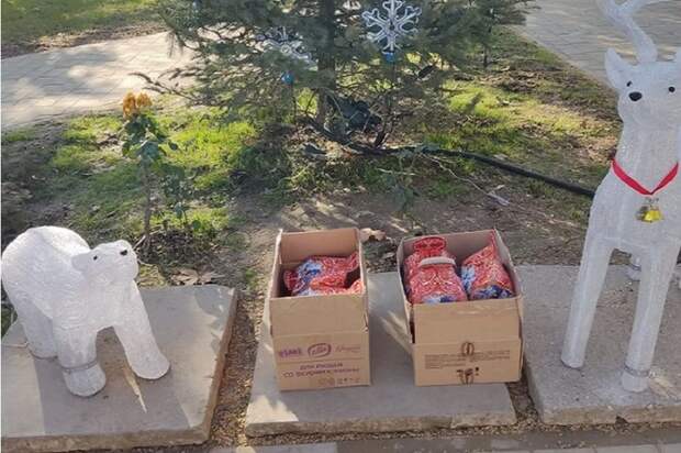 В Саках мамочки возмутились, что бесплатных конфет от мэра хватило не всем