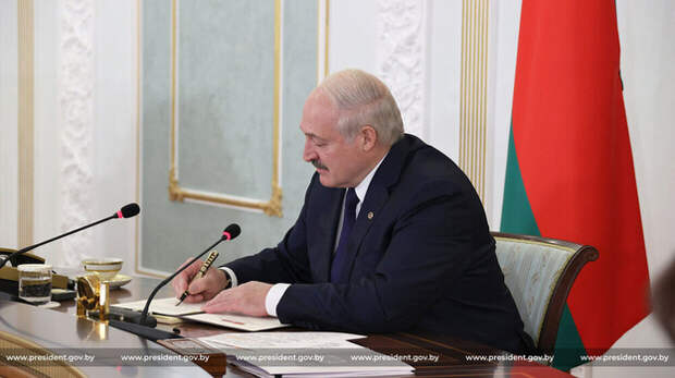 Лукашенко объяснил решение признать российский Крым