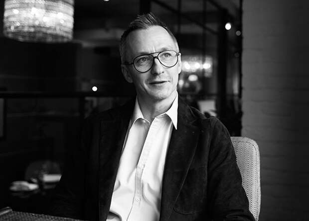 Не пошёл по стопам отца: как 59-летний Степан Михалков построил империю, но живёт в доме, «не похожем на детский садик»