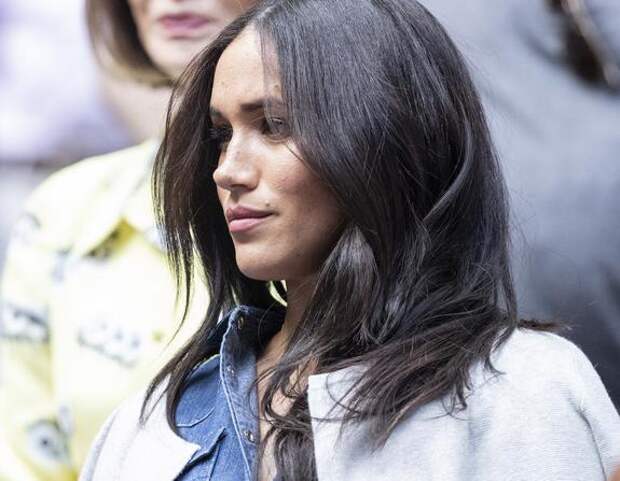 Герцогине Меган в два раза урезали бюджет на наряды