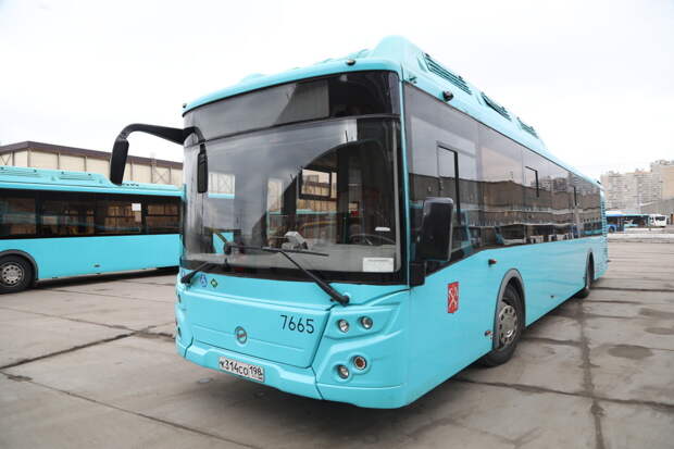 В Санкт-Петербурге 409 автобусов переведут на газомоторное топливо