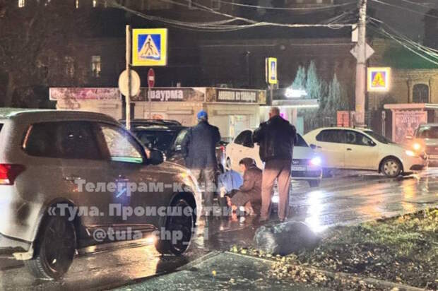Пешеход попал под колеса авто на улице Фридриха Энгельса в Туле вечером 15 октября