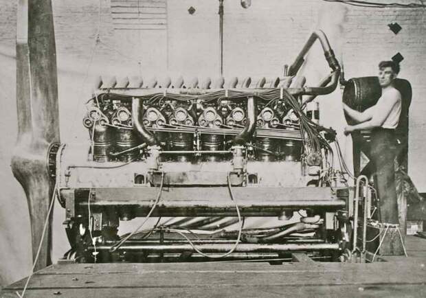 Уникальный 16-цилиндровый авиационный двигатель Duesenberg, построенный в последние месяцы Первой мировой Cord, Duesenberg, авто, автоистория, автомобили, олдтаймер, ретро авто, роскошь