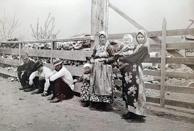 Старообрядцы в селе Романовка в Маньчжурии. 1930-е годы