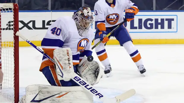 Варламов признан второй звездой дня в НХЛ