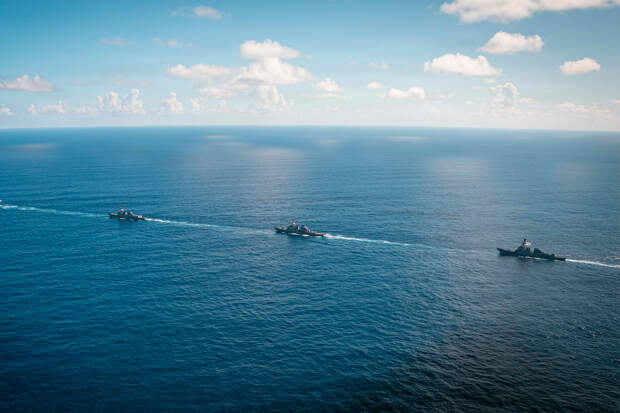 Американские военные корабли столкнулись в Карибском море