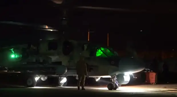 Зрелищные кадры боевого применения ударных вертолетов Ка-52 ВКС РФ появились в Сети