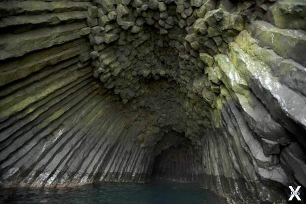 Пещера острова Акун