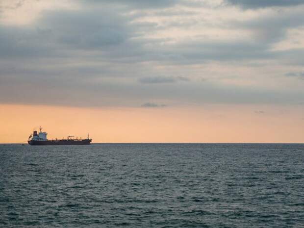 Иран атаковал нефтяной танкер в Персидском заливе
