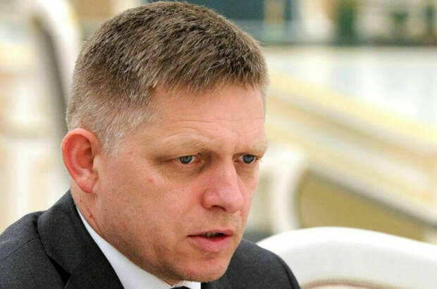 Фицо на русском языке поздравил словаков с Новым годом