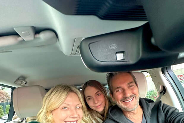 Телеведущая Наталья Стефаненко опубликовала фото с мужем и дочерью