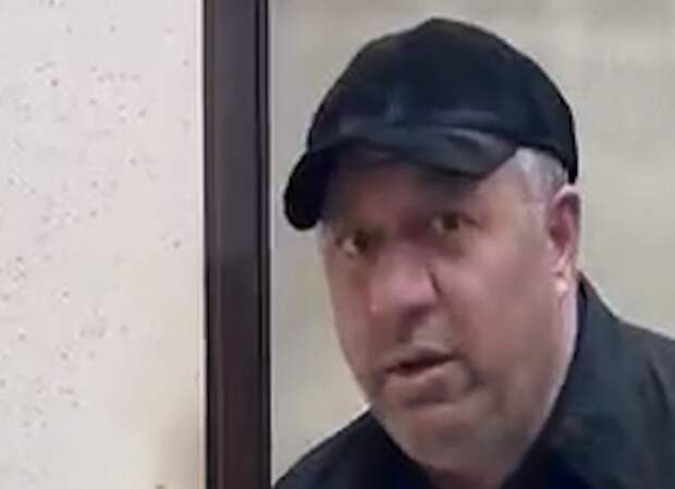 Глава диаспоры, которому запретили появляться в стране, снова свободно гуляет по нашим улицам, как Муроду Амояну это удалось?