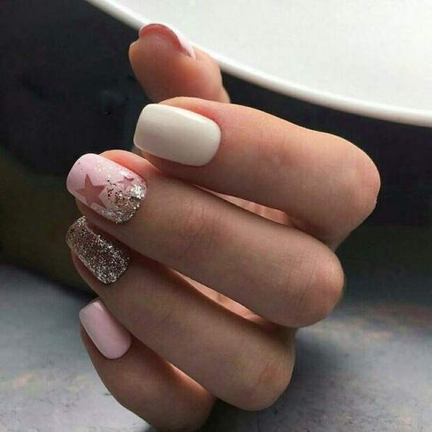 Новогодний маникюр 2020 на короткие ногти: идеи с фото