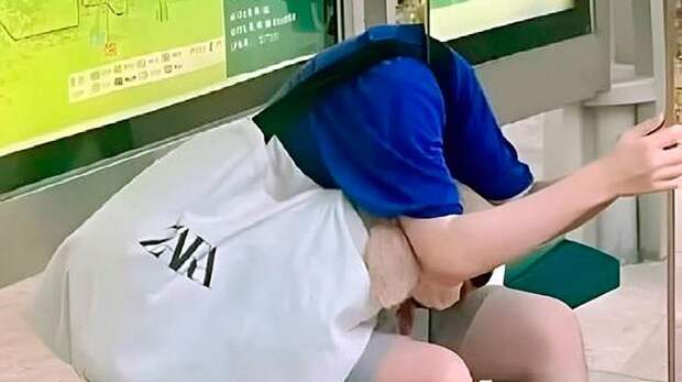 Максимально загадочное фото: пассажир без головы