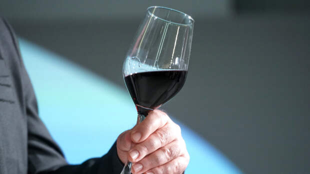 Даже бокал вина? Какие дозы спиртного разрушают структуру головного мозга