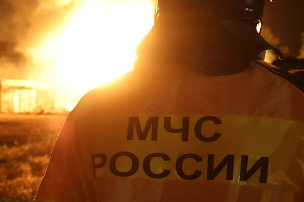 В Невинномысске при падении БПЛА произошло возгорание складского помещения