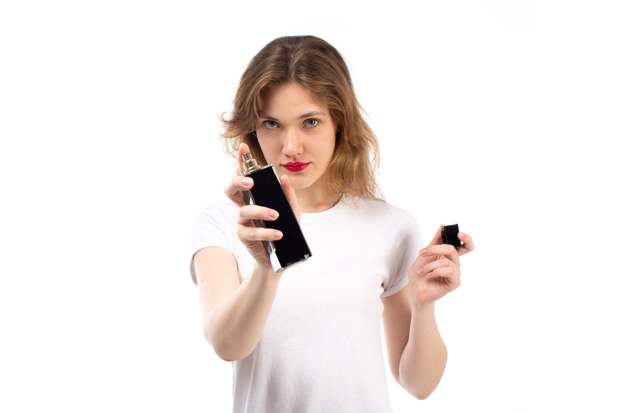 Дерматолог Филева уточнила, с чем может быть связан неприятный запах тела