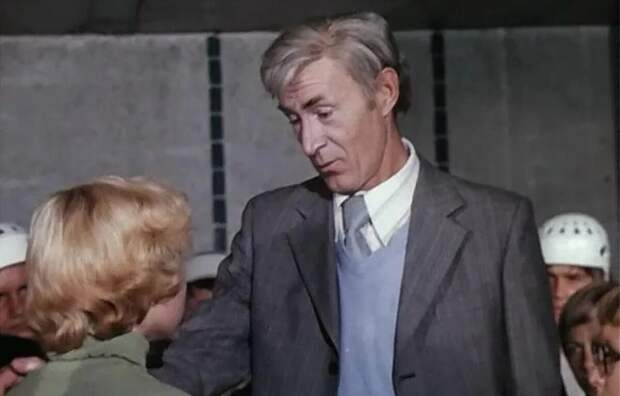 Николай Гринько в фильме «Приключения Электроника». Николай Гринько в фильме «Приключения Электроника».