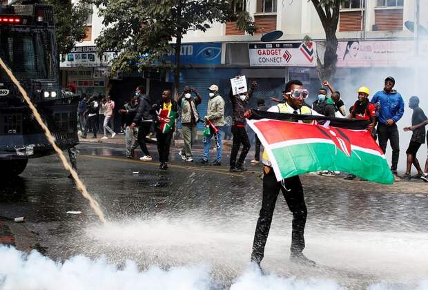 Причина протестов в Кении, экологический коллапс на острове Пасхи и старые реакторы в США