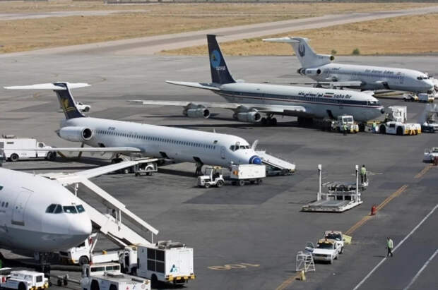 Tasnim: США и Израиль нанесли удары по аэропорту «Мехрабад» в Тегеране