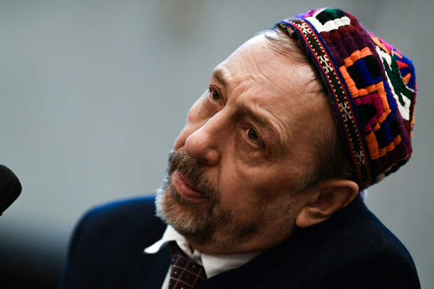 Baza: рак желудка у драматурга Коляды пока не подтвержден