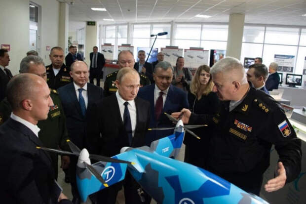Владимир Путин посетил Черноморское высшее военно-морское училище