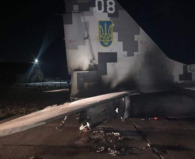 Капитан ВСУ на автомобиле протаранил МиГ-29
