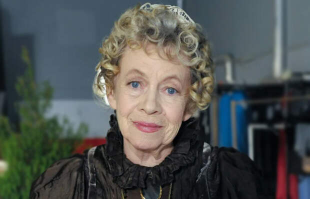 «Она тихо умирала от боли»: судьба актрисы, которая пережила сына и стала мамой для 2-летней внучки