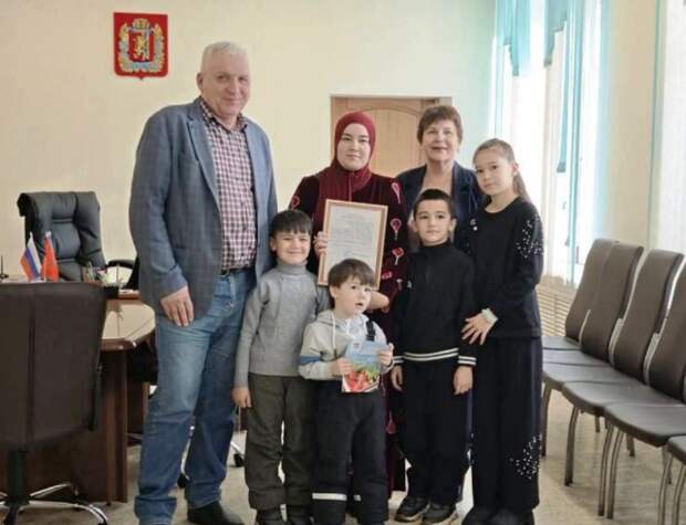 Махманазаров Азиз и его супруга Мадалиева Ситора стали обладателями новой квартиры.