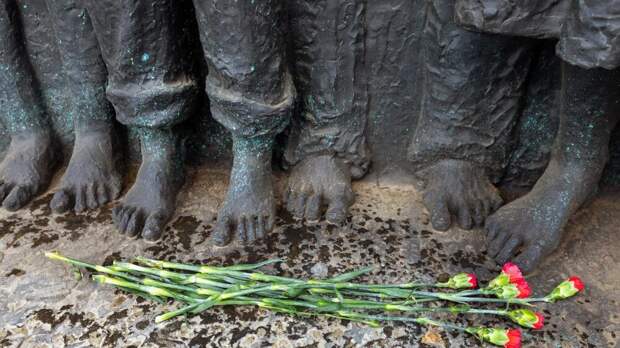 Путин установил День памяти жертв геноцида советского народа