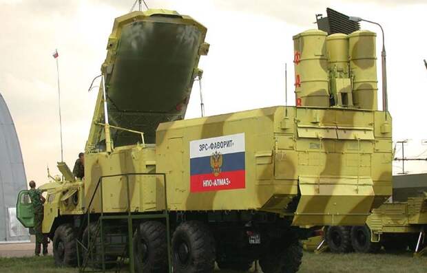 ЗРС С-300 ПМУ2 был принят на вооружение в далеком 1997 году, когда даже общий концепт будущего "стелса" Ф-35, в рамках программы JSF, ещё не был утвержден странами-участницами. Фото Алмаз-Антей.