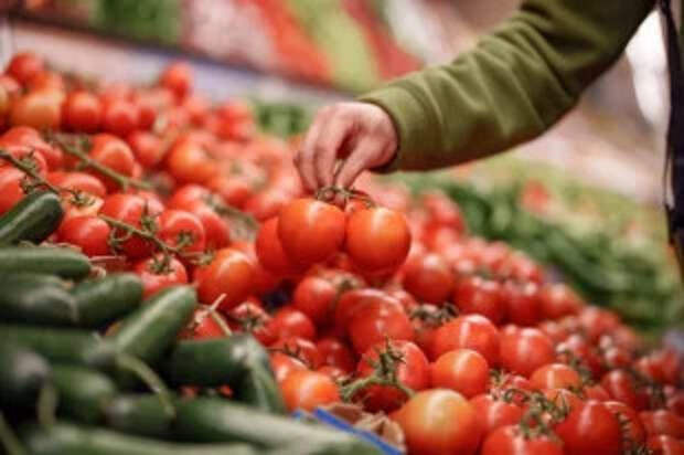 Есть верный признак. Как выбрать вкусные помидоры не в сезон