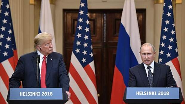 Президент РФ Владимир Путин и президент США Дональд Трамп на пресс-конференции по итогам встречи в Хельсинки