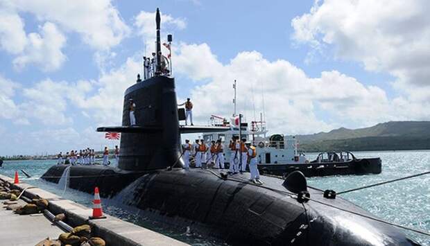 Подводная лодка столкнулась с торговым судном у берегов Японии