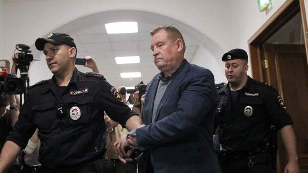 Суд назначил экс-главе Серпуховского района Шестуну 15 лет и 6 месяцев