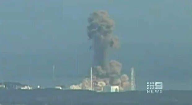 Второй взрыв на АЭС "Фукусима -1". Фото thelivingmoon.com. 