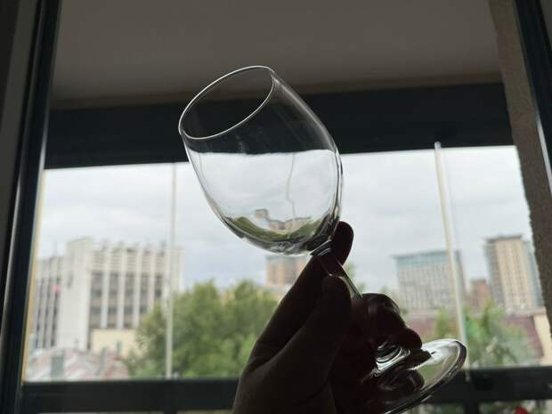 Петербуржцы отказываются от игристого в пользу виски перед Новым годом