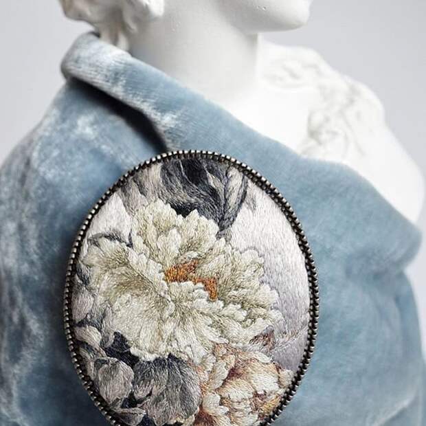 украшениях Марии Васильевой, известной в инстаграме как @m.embroidery_art