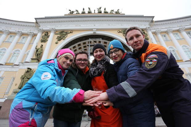 Петербуржцы высказались о волонтерстве