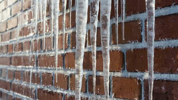 Зима не по расписанию. Ж/д станция на Алтае неделю замерзает из-за проблем коммунальщиков
