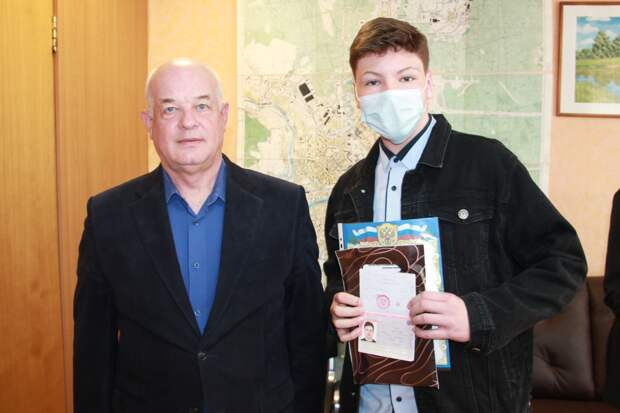 В День молодого избирателя в Нелидово вручали паспорта